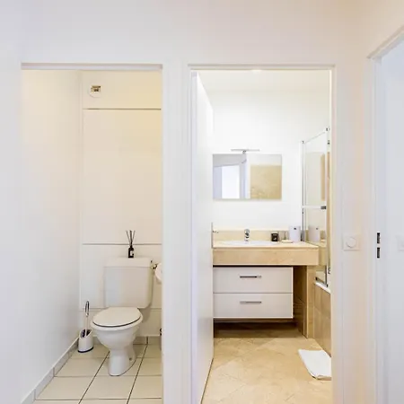 Guestready - Charming Family Duplex With A Terrace アパート パリ
